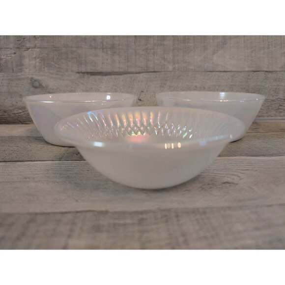 Vintage Federal Moonglow Milk Glass White Iridescent Bowls Set Of 3 - Picture 2 of 11